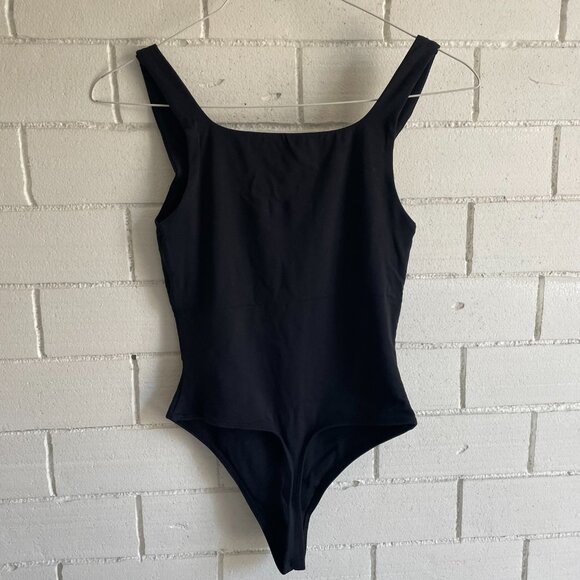 Aritzia Contour Squareneck Bodysuit - Picture 2 of 4